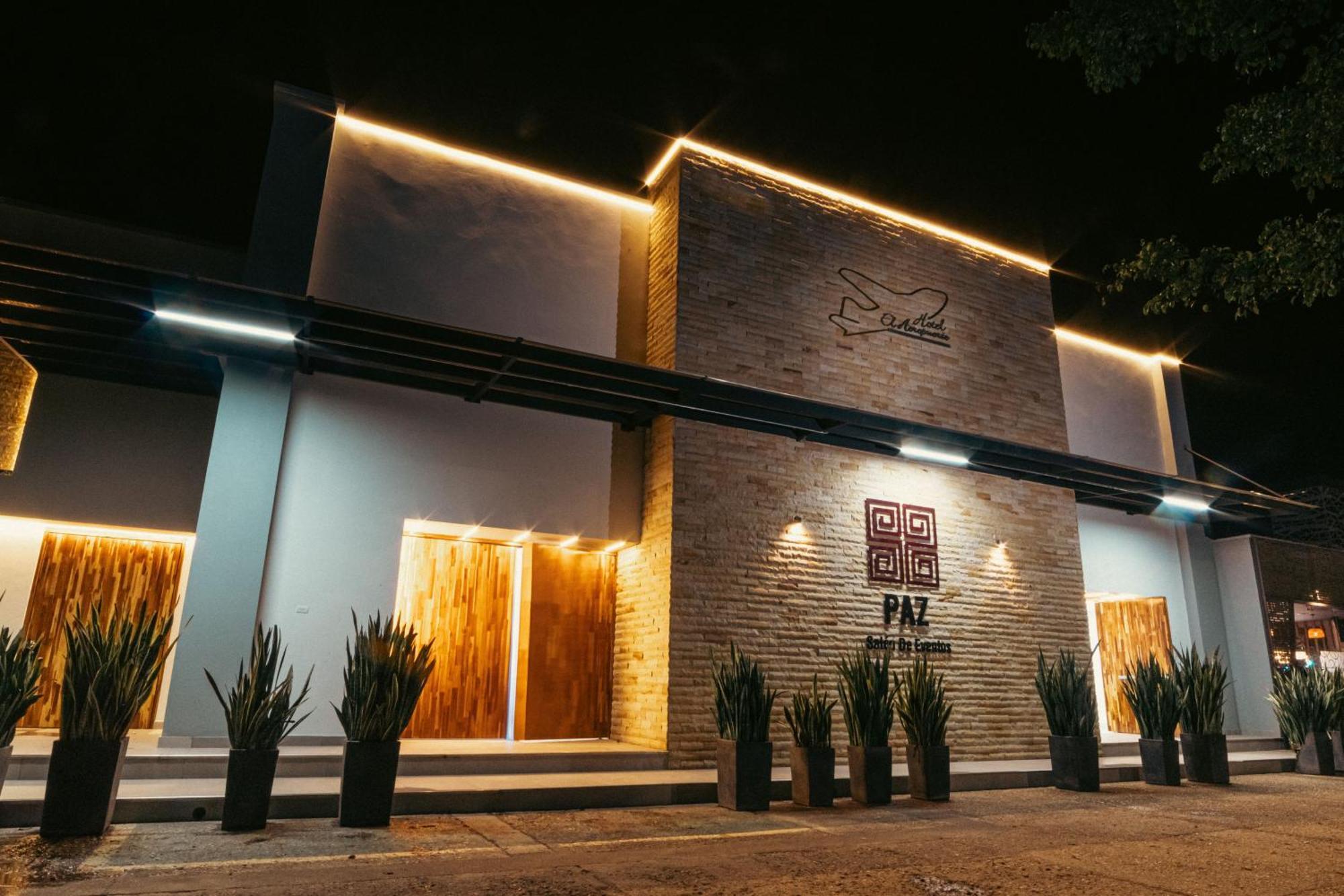 Hotel El Aeropuerto San José del Guaviare Esterno foto