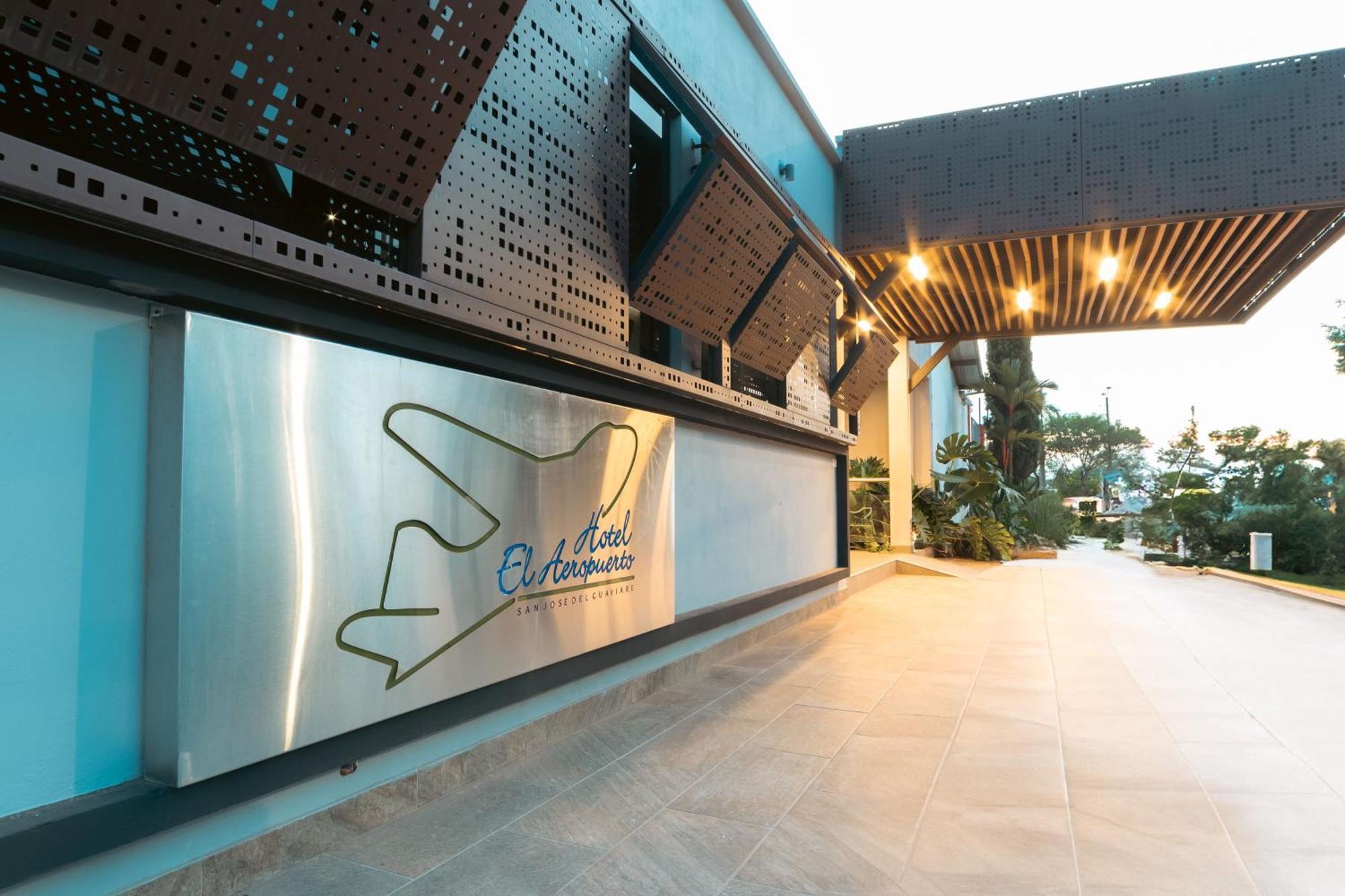 Hotel El Aeropuerto San José del Guaviare Esterno foto